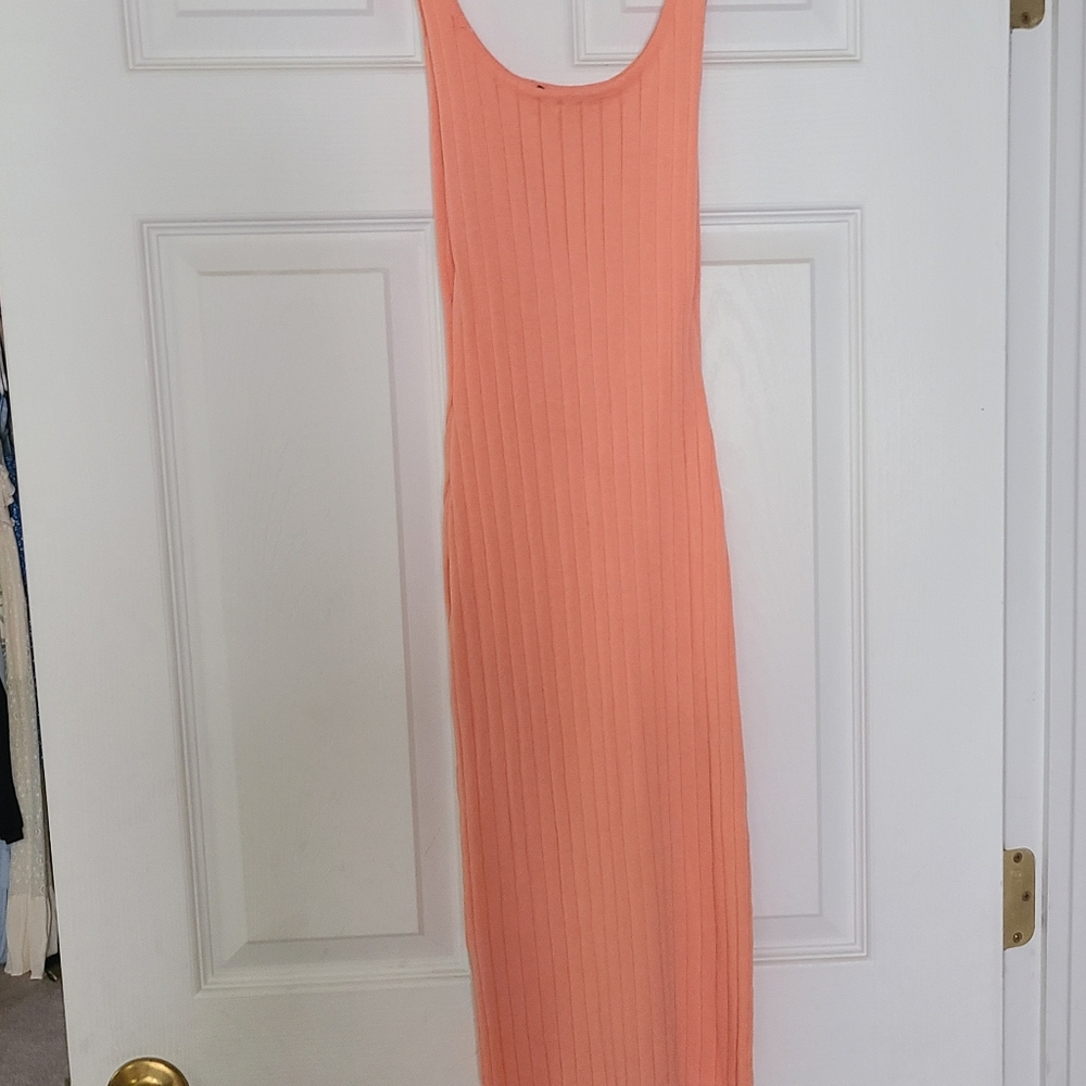 Form fitting dress - Picture 2 of 3